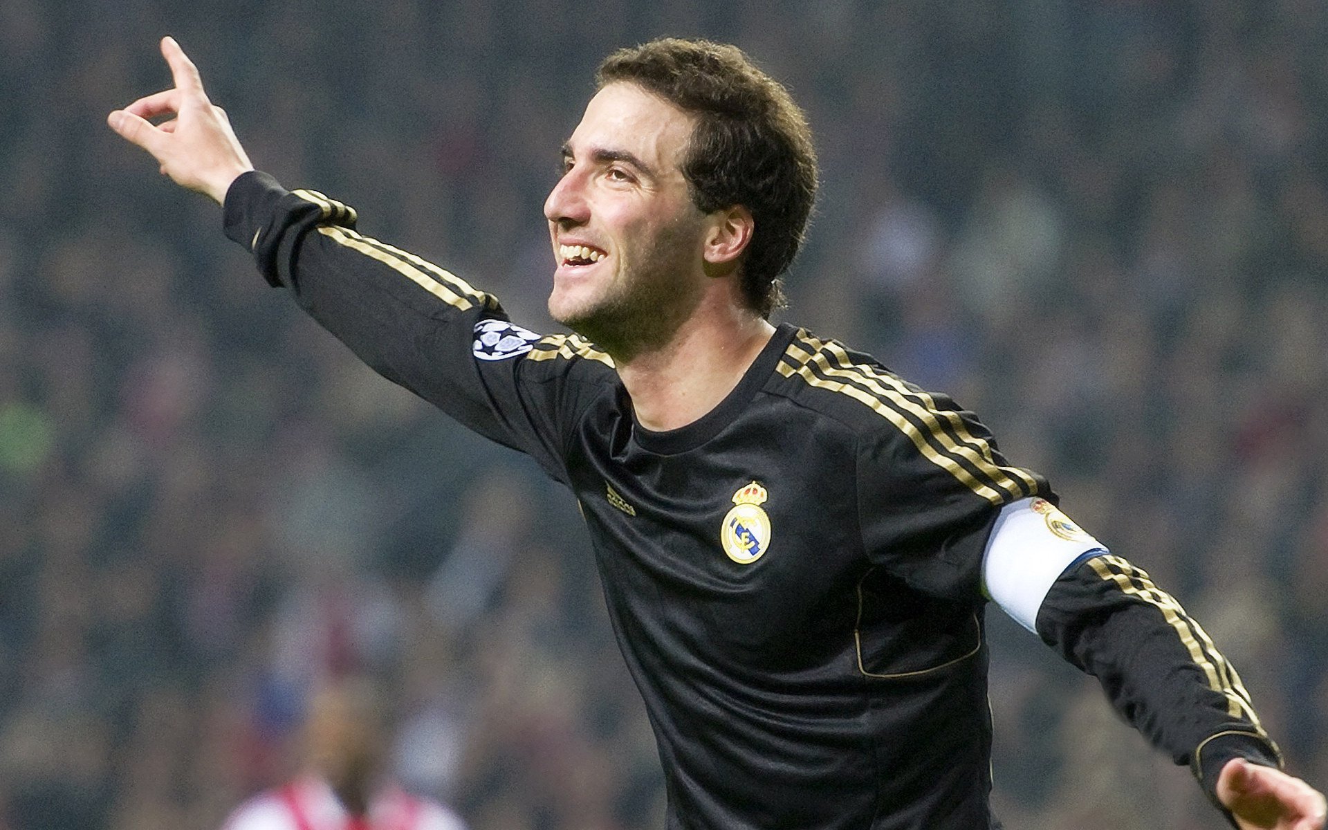 孙颖莎25岁生日太有排面!一场活动暴露出她在国乒的“真实地位”